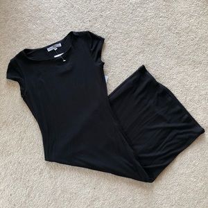 NWT black fitted cap sleeve midi dress